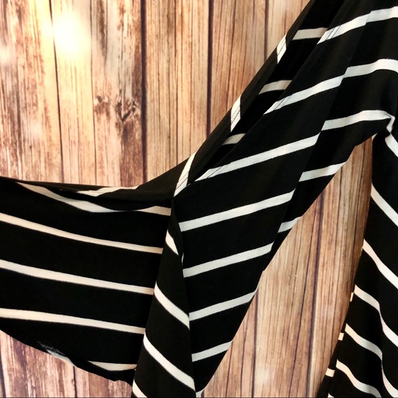 Joseph Walker Cold Shoulder Knit Blouse (S) - Picture 2 of 5